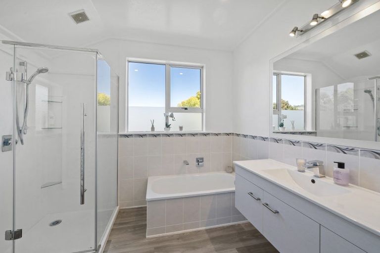 Photo of property in 9 Riccarton Road East, East Taieri, Mosgiel, 9024