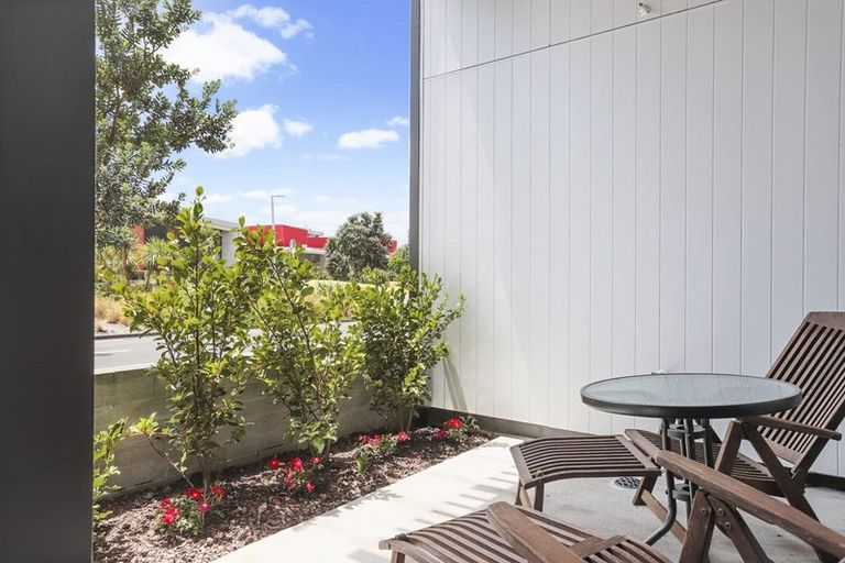 Photo of property in 27 De Havilland Road, Hobsonville, Auckland, 0618