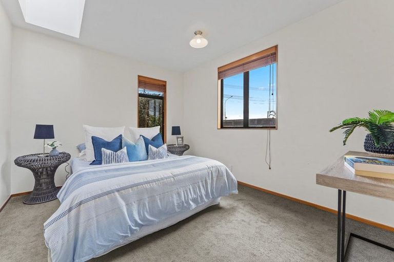 Photo of property in 65 Forrest Hill Road, Milford, Auckland, 0620