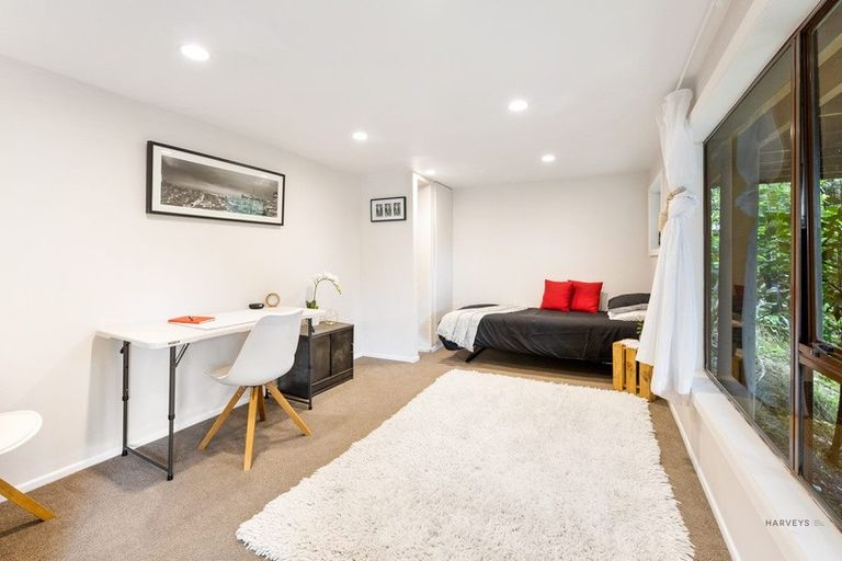 Photo of property in 24 Mahoe Road, Titirangi, Auckland, 0604