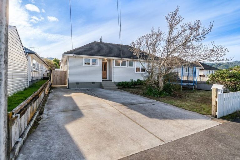 Photo of property in 18 Sheridan Crescent, Trentham, Upper Hutt, 5018