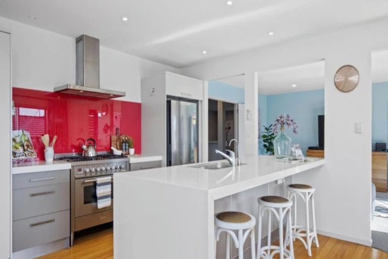Photo of property in 107 Kitchener Road, Pukekohe, 2120