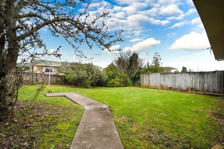Photo of property in 64 View Road, Henderson, Auckland, 0612