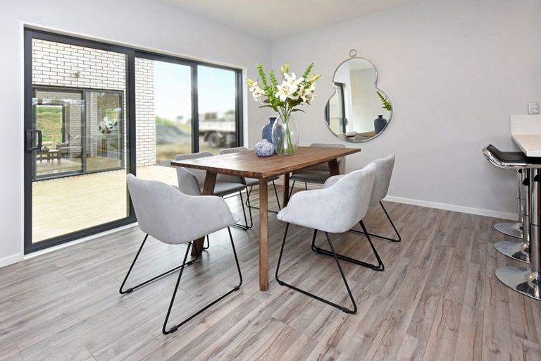Photo of property in 5d Mcquoids Road, Flat Bush, Auckland, 2019