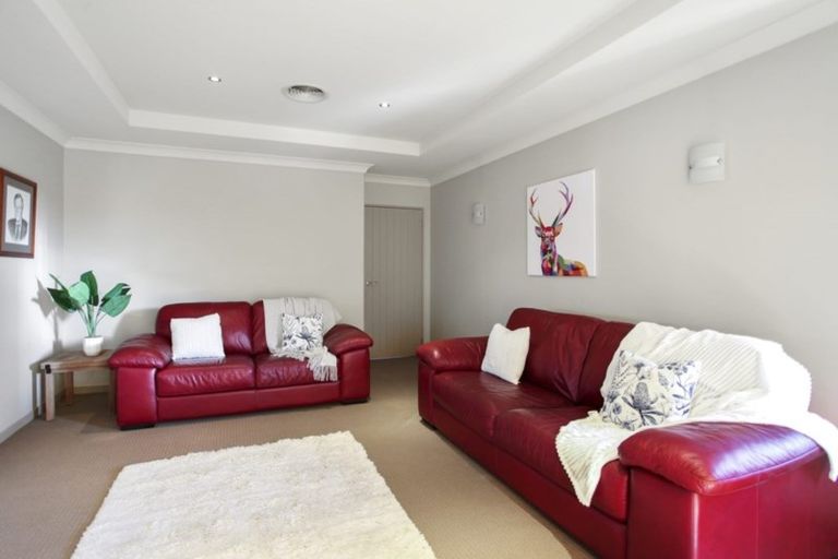 Photo of property in 35 Country Palms Drive, Halswell, Christchurch, 8025