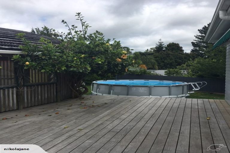 Photo of property in 8 May Avenue, Te Atatu South, Auckland, 0610