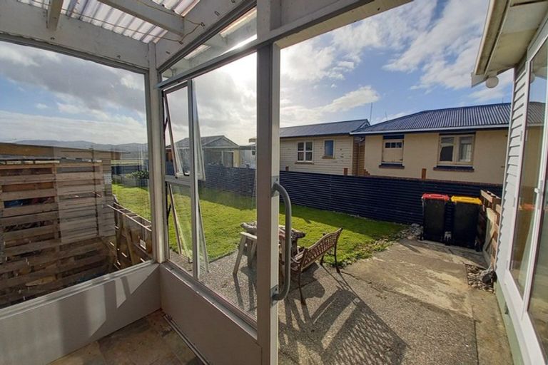 Photo of property in 19 Main Road, Tuatapere, 9620