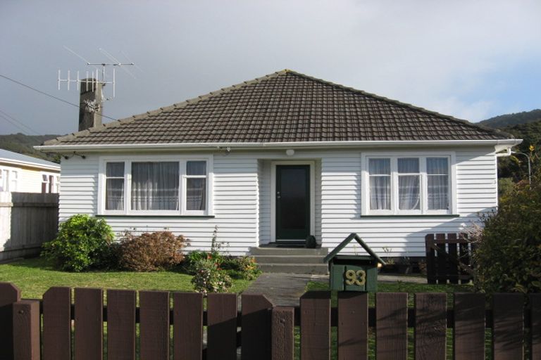 Photo of property in 93 Wainuiomata Road, Wainuiomata, Lower Hutt, 5014