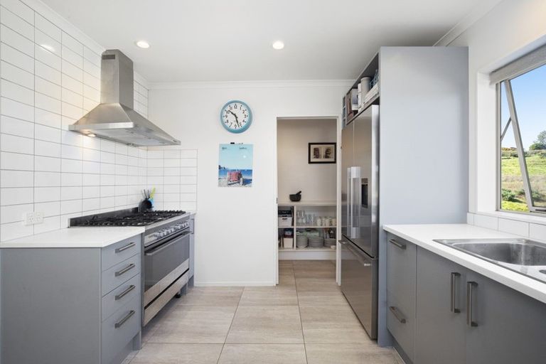 Photo of property in 18 Tokerau Crescent, Pukekohe, 2120