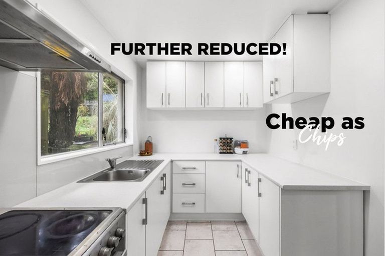 Photo of property in 2/264 Grounsell Crescent, Belmont, Lower Hutt, 5010