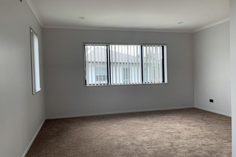Photo of property in 10 Ambedkar Way, Pukekohe, 2120