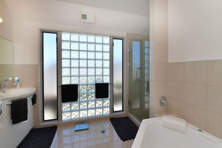 Photo of property in 44 Marellen Drive, Red Beach, 0932