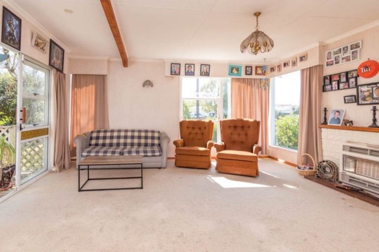 Photo of property in 9 Waterford Place, Westbrook, Palmerston North, 4412
