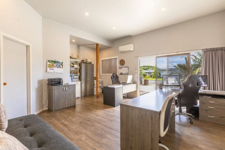 Photo of property in 5 Valerie Street, Clive, 4102