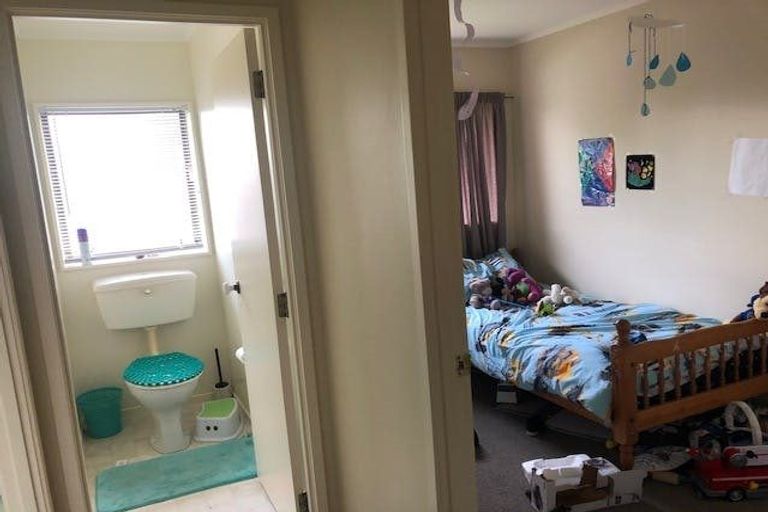 Photo of property in 50c Mirrabooka Avenue, Botany Downs, Auckland, 2010