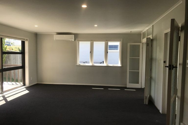 Photo of property in 2 Currey Crescent, Milford, Auckland, 0620