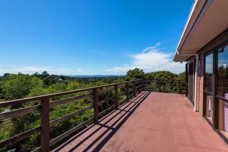 Photo of property in 1010 Scenic Drive North, Swanson, Auckland, 0816
