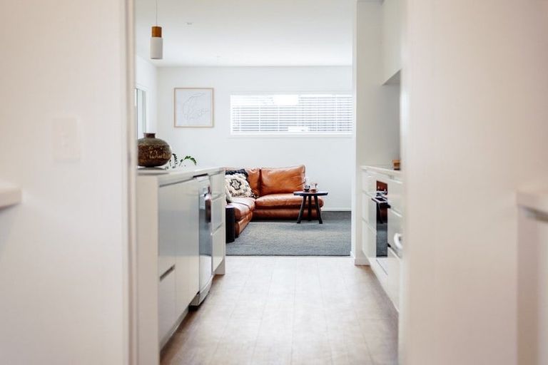 Photo of property in 10 Aarts Place, One Tree Point, 0118