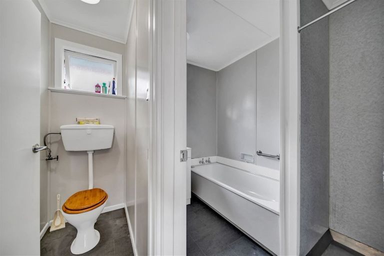 Photo of property in 51d Omata Road, Marfell, New Plymouth, 4310