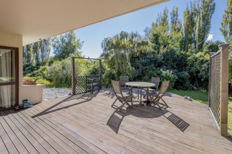 Photo of property in 531 Kawiu Road, Levin, 5572