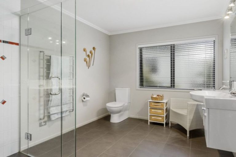 Photo of property in 16 Harbour View Road, Point Wells, Warkworth, 0986