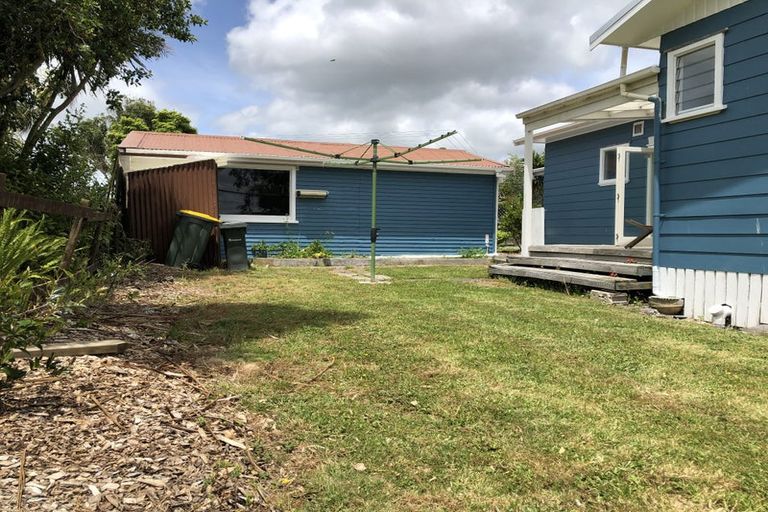 Photo of property in 40 Awaroa Road, Helensville, 0800