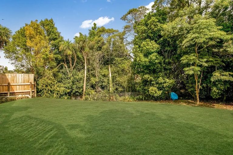 Photo of property in 81 Kemp Road, Massey, Auckland, 0614