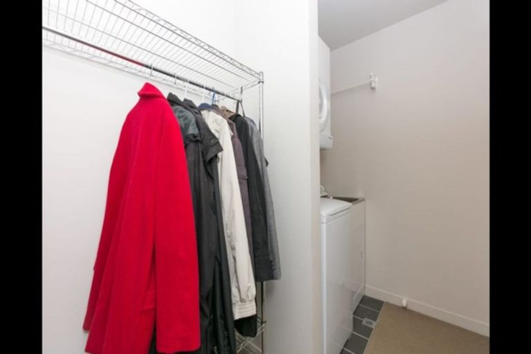 Photo of property in Montreaux Apartments, 9b/164 The Terrace, Wellington Central, Wellington, 6011