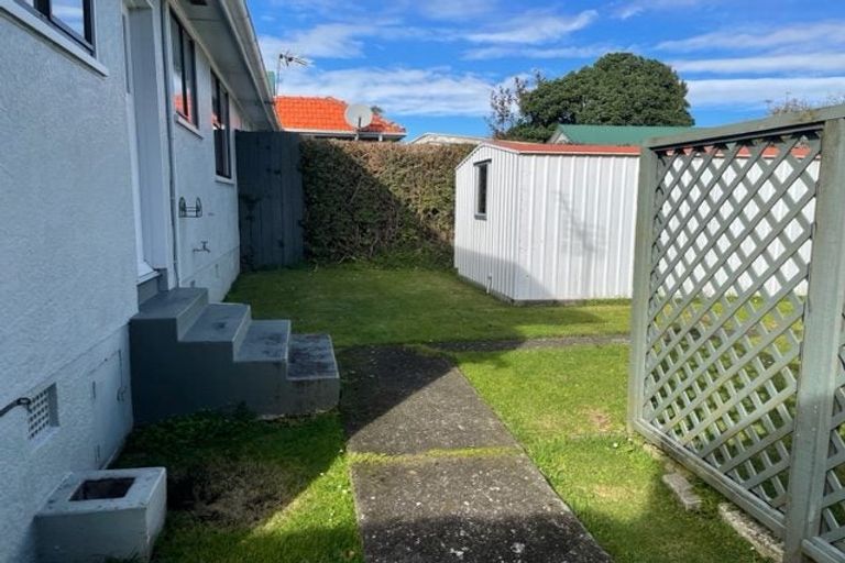 Photo of property in 68b Brooklands Road, Brooklands, New Plymouth, 4310