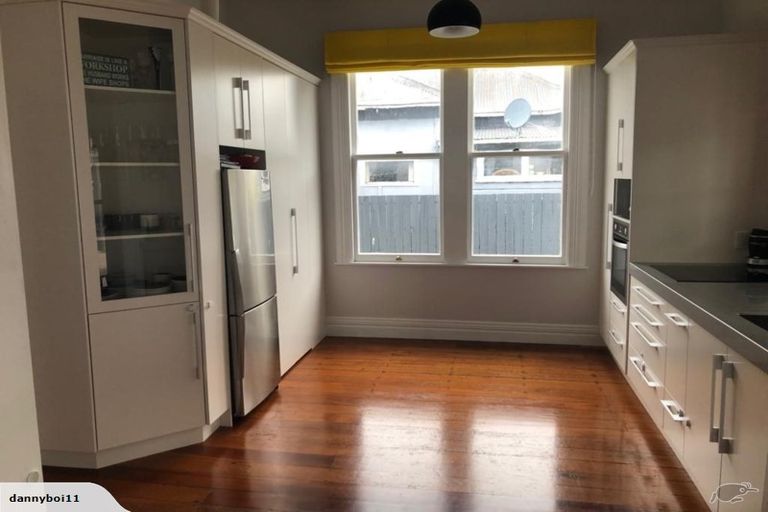 Photo of property in 11 Hurworth Place, College Estate, Whanganui, 4500