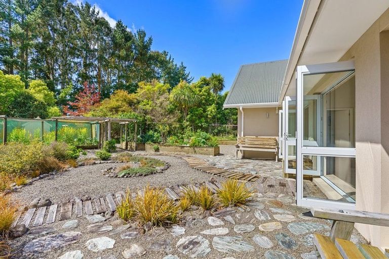 Photo of property in 94 Peka Peka Road, Peka Peka, Waikanae, 5391
