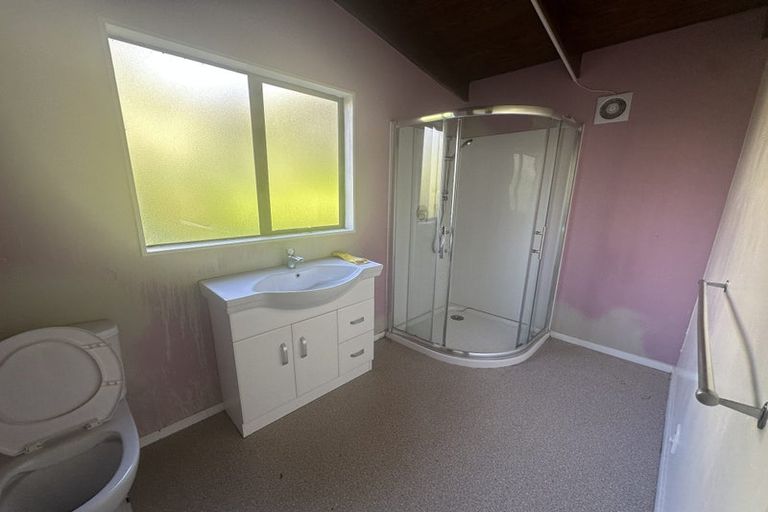 Photo of property in 20 Wattle Road, Sunnyvale, Auckland, 0612