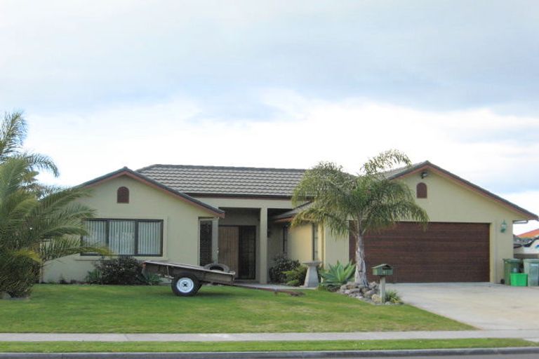 Photo of property in 667 Gloucester Road, Papamoa Beach, Papamoa, 3118