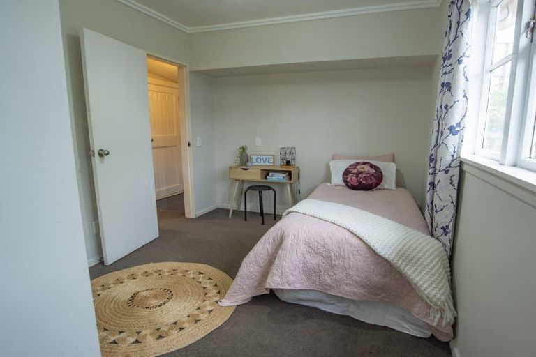 Photo of property in 29 Burden Avenue, Wainuiomata, Lower Hutt, 5014