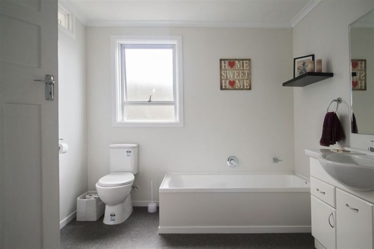 Photo of property in 69 College Road, Parkside, Timaru, 7910