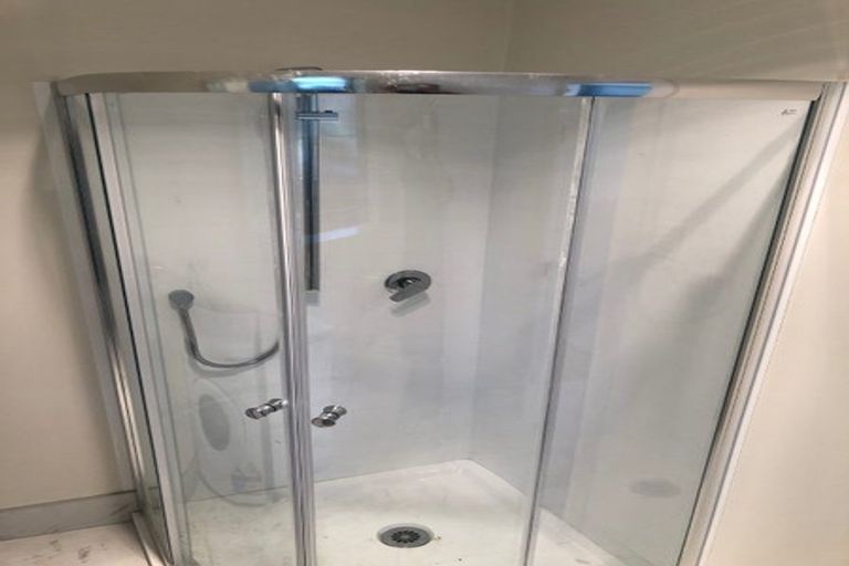 Photo of property in 75 Awaroa Road, Sunnyvale, Auckland, 0612