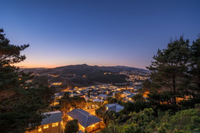 Photo of property in 41 Lomita Road, Johnsonville, Wellington, 6037