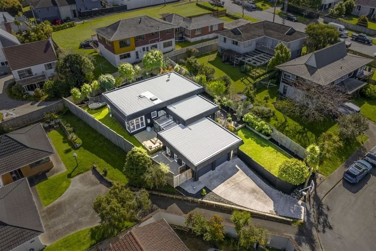 Photo of property in 1 Riviera Place, Hauraki, Auckland, 0622