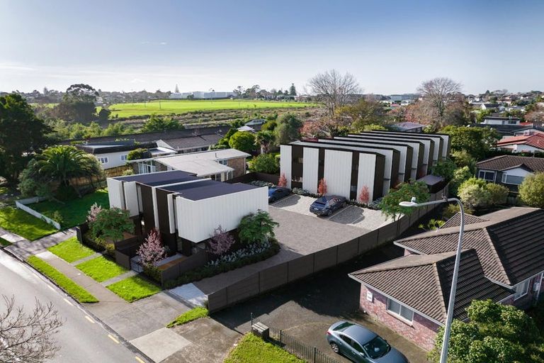 Photo of property in 7/79 Edmonton Road, Henderson, Auckland, 0612