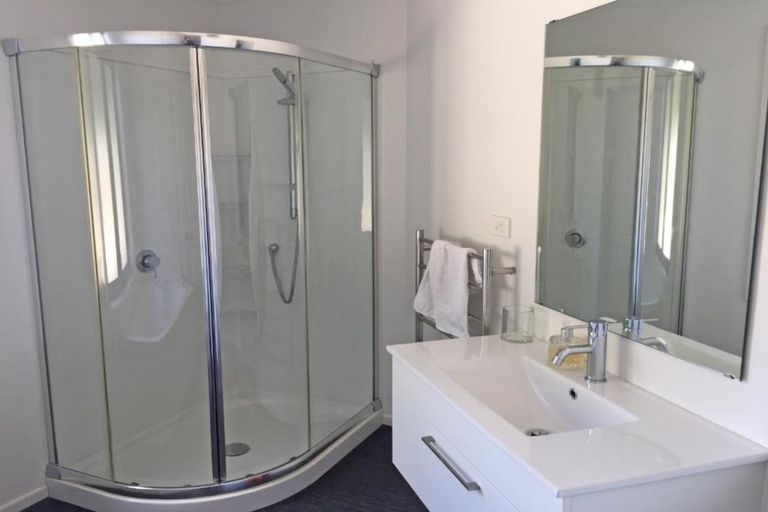 Photo of property in 17 Trevathan Lane, Wanaka, 9305