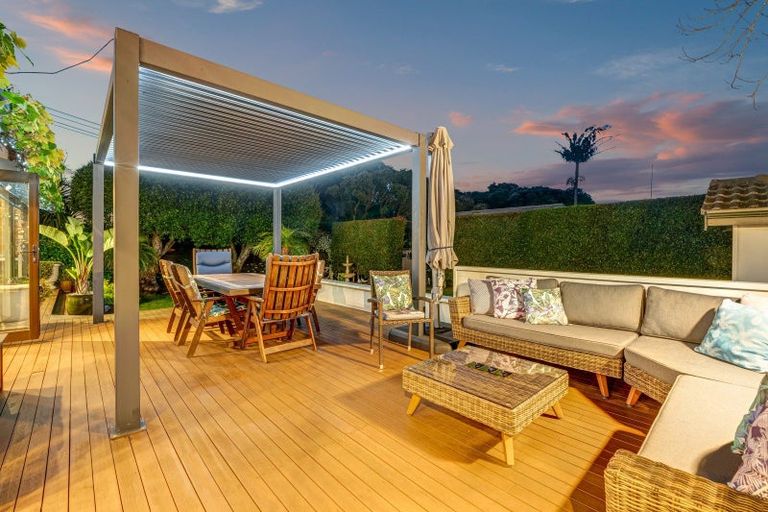 Photo of property in 1 Cross Street, Manly, Whangaparaoa, 0930