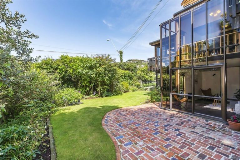 Photo of property in 172 Paremata Road, Paremata, Porirua, 5024