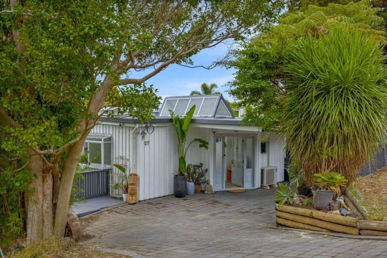 Photo of property in 27 Hebron Road, Waiake, Auckland, 0630