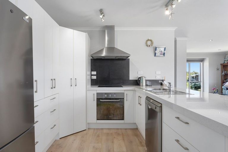 Photo of property in 40 Ocean View Road, Coastlands, Whakatane, 3120