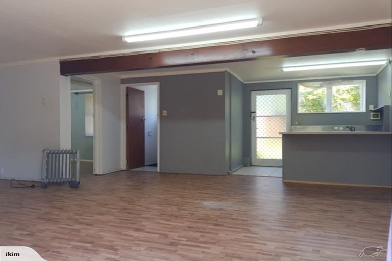 Photo of property in 35 Easton Park Parade, Glenfield, Auckland, 0629