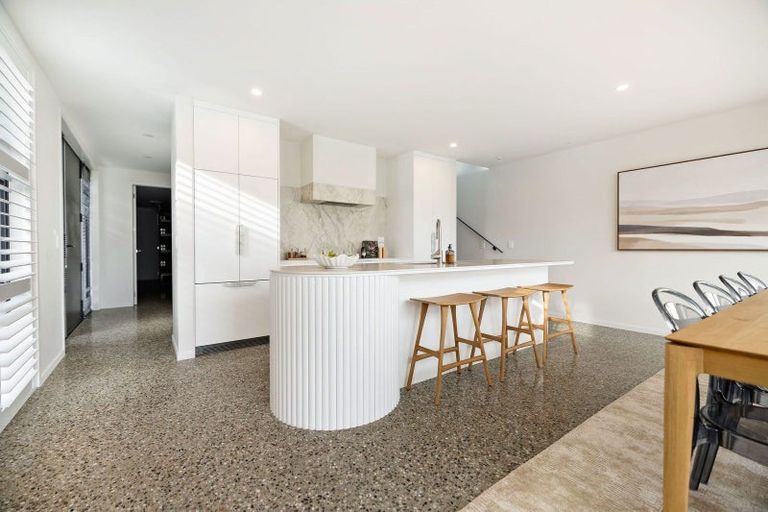 Photo of property in 10 Soudley Court, Jacks Point, Queenstown, 9371