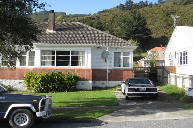 Photo of property in 27 Toomath Street, Naenae, Lower Hutt, 5011