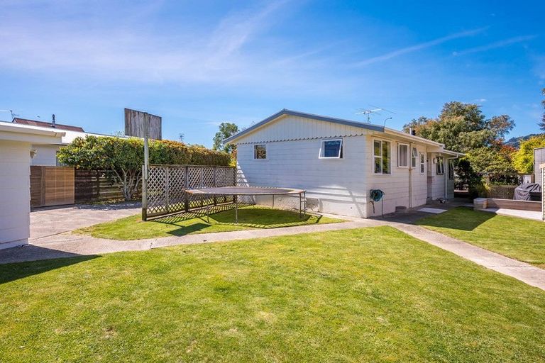 Photo of property in 50 Sylvan Avenue, Waikanae, 5036