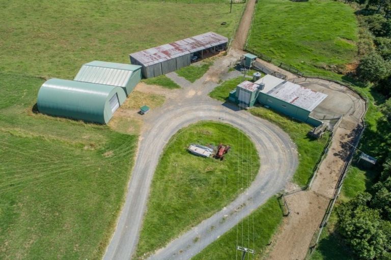 Photo of property in 366 Awhitu Central Road, Awhitu, 2684