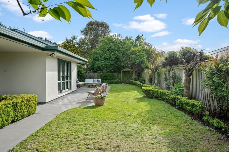 Photo of property in 15 Oakview Lane, Cashmere, Christchurch, 8022